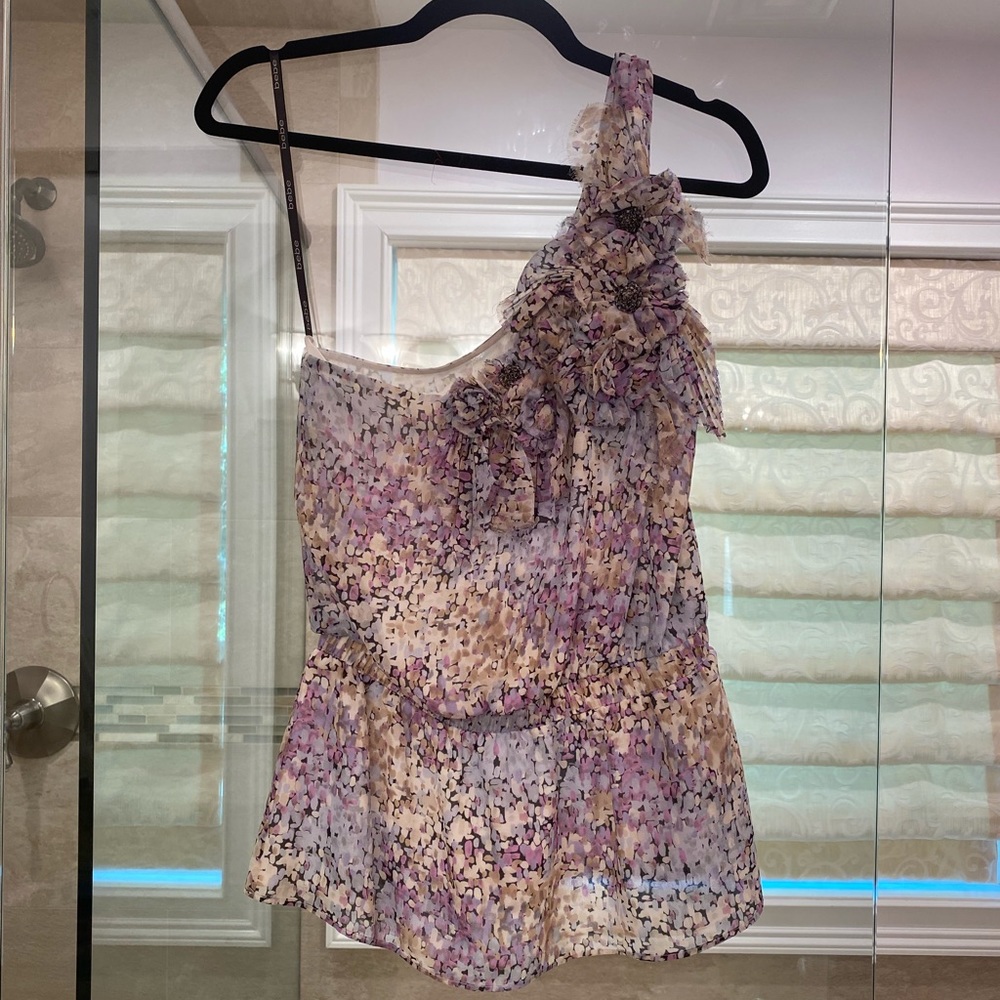 Bebe one shoulder top XS